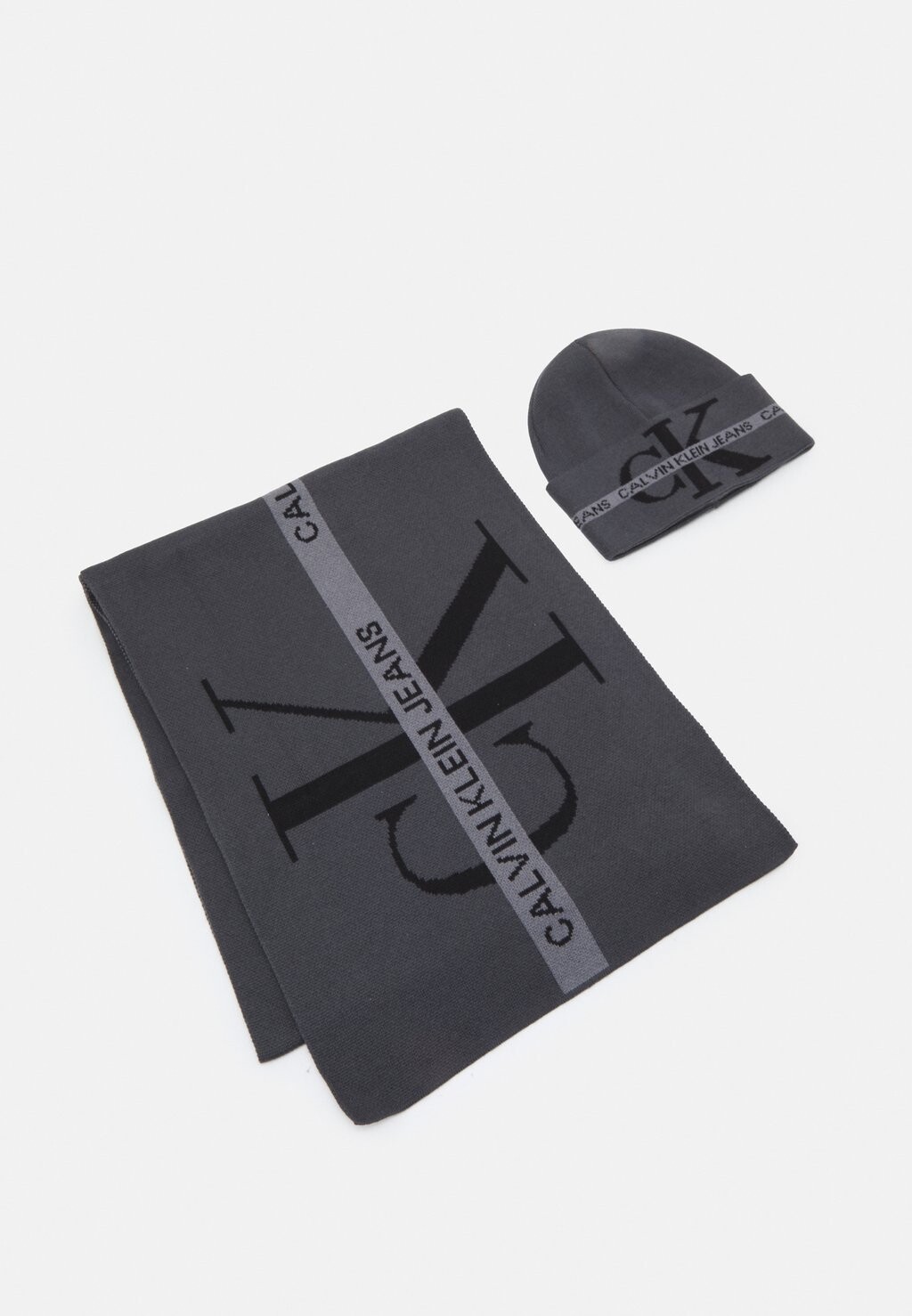 

Шарф Tape Beanie And Scarf Set Calvin Klein Jeans, черный