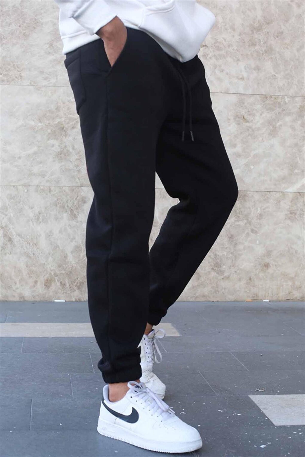 Черные базовые мужские спортивные штаны 5482 MADMEXT базовые спортивные штаны темно синие 5479 madmext