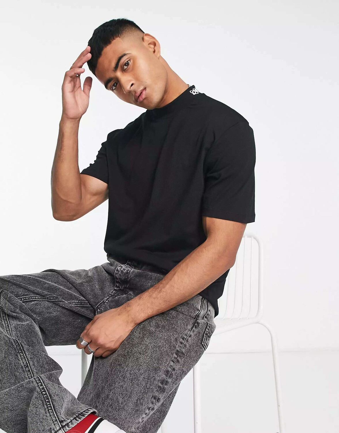 

Черная футболка оверсайз с воротником-стойкой Jack & Jones Originals, Черный