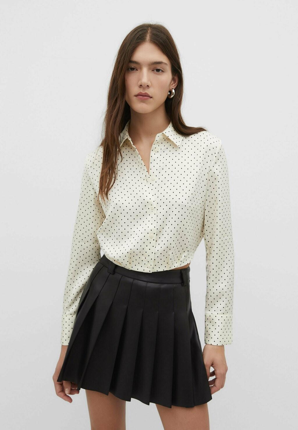 

Рубашка Cropped Polka Dot Stradivarius, бежевый