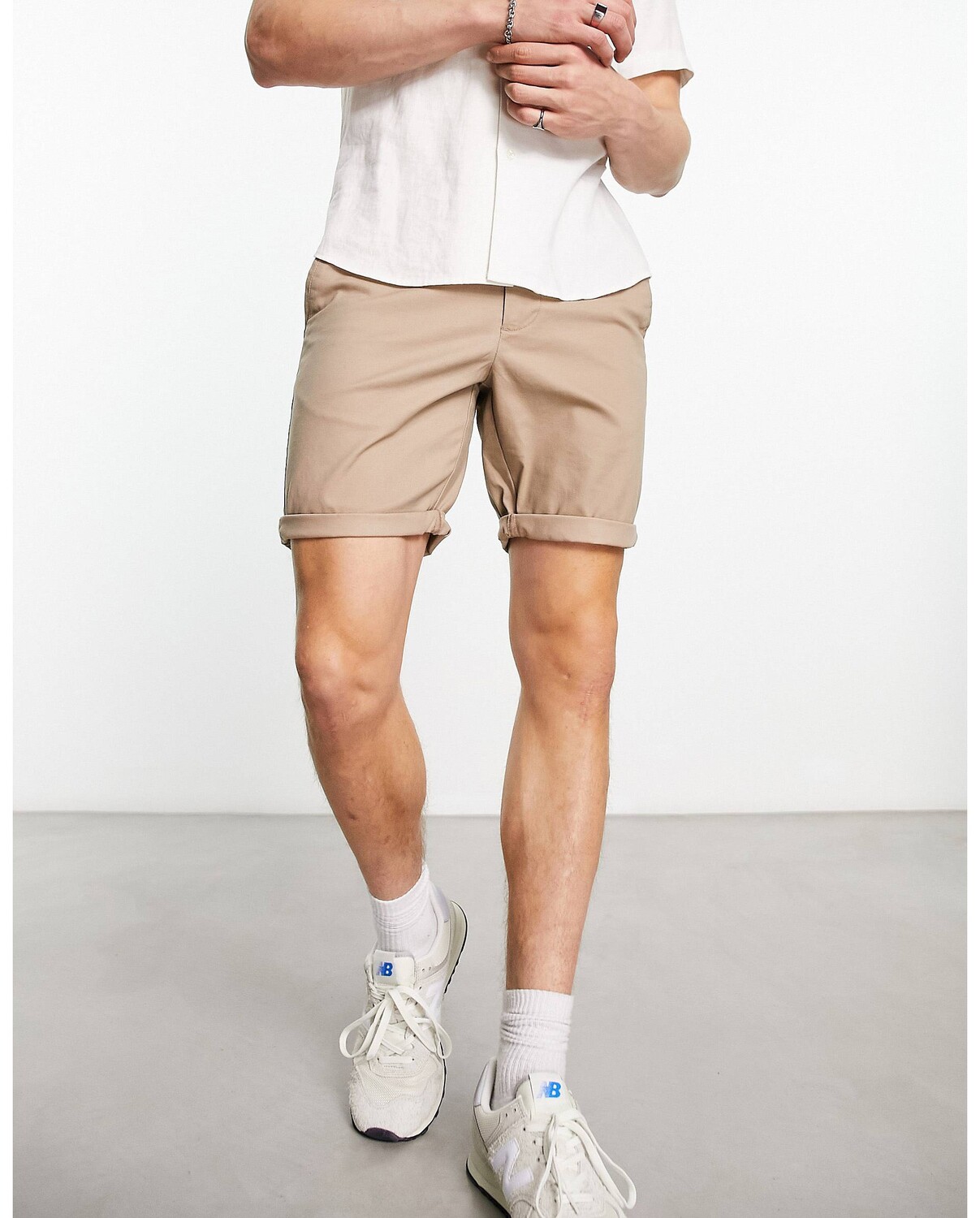

Узкие шорты чинос средней длины ASOS DESIGN