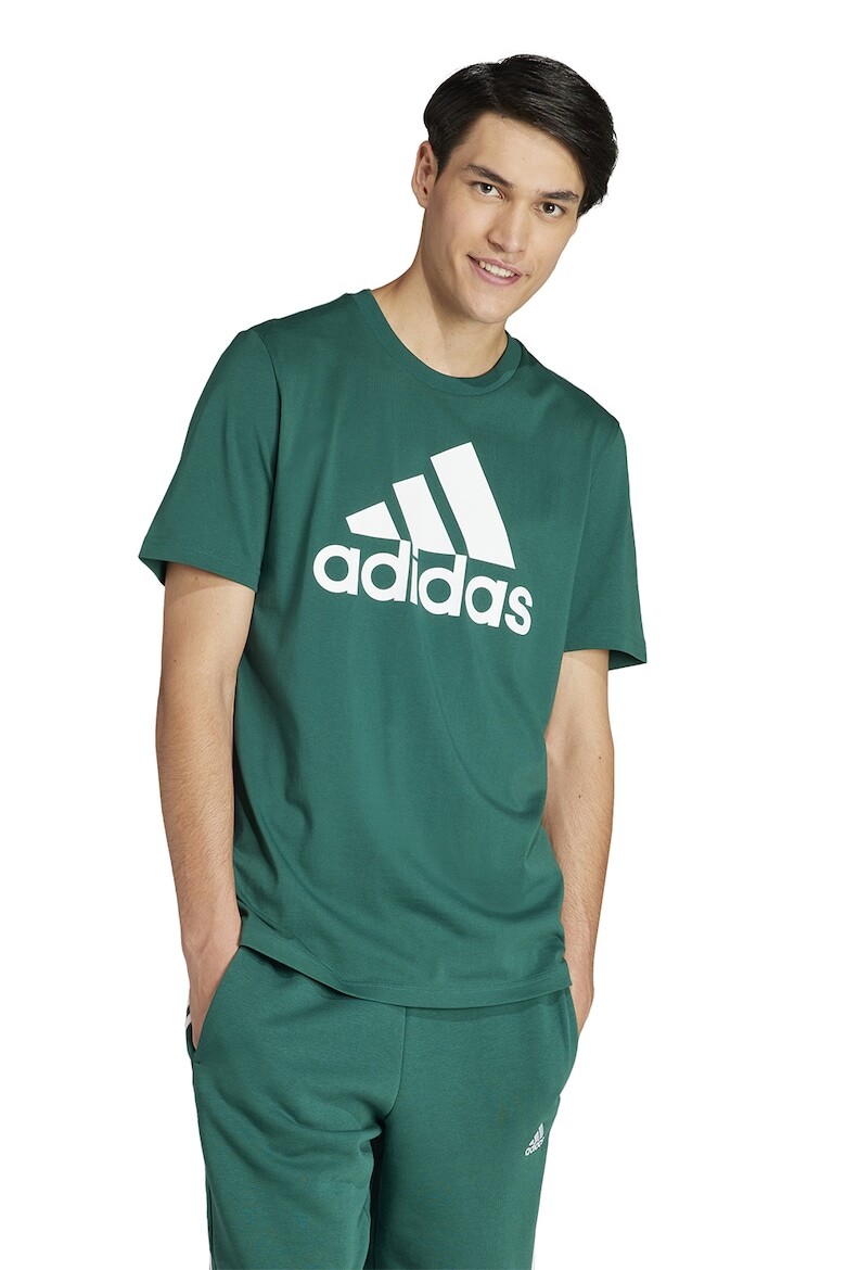 

Футболка с увеличенным логотипом Adidas Sportswear, белый