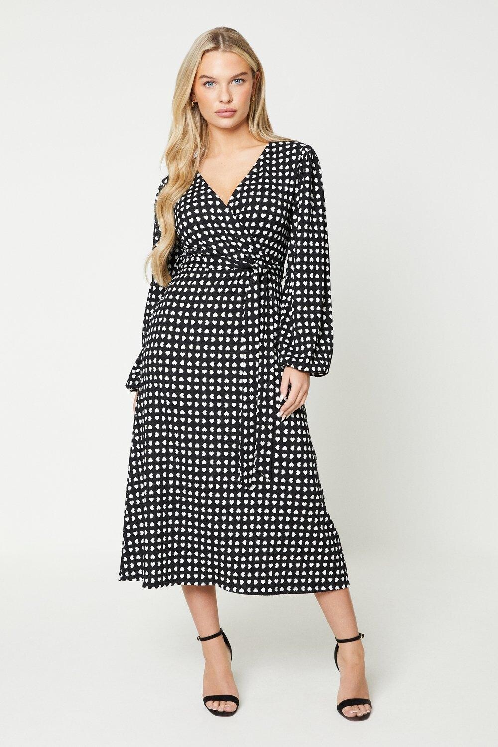 

Платье миди Petite Mono с пышными рукавами и запахом Dorothy Perkins, мультиколор