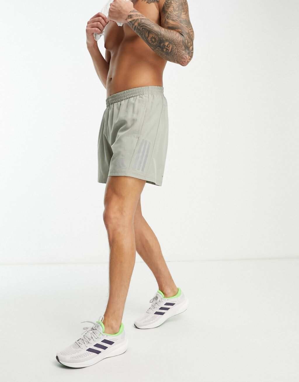 

Черные шорты цвета хаки adidas Running Own The Run