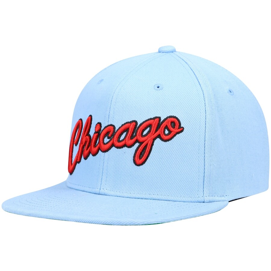 

Бейсболка Mitchell & Ness Chicago Bulls, синий