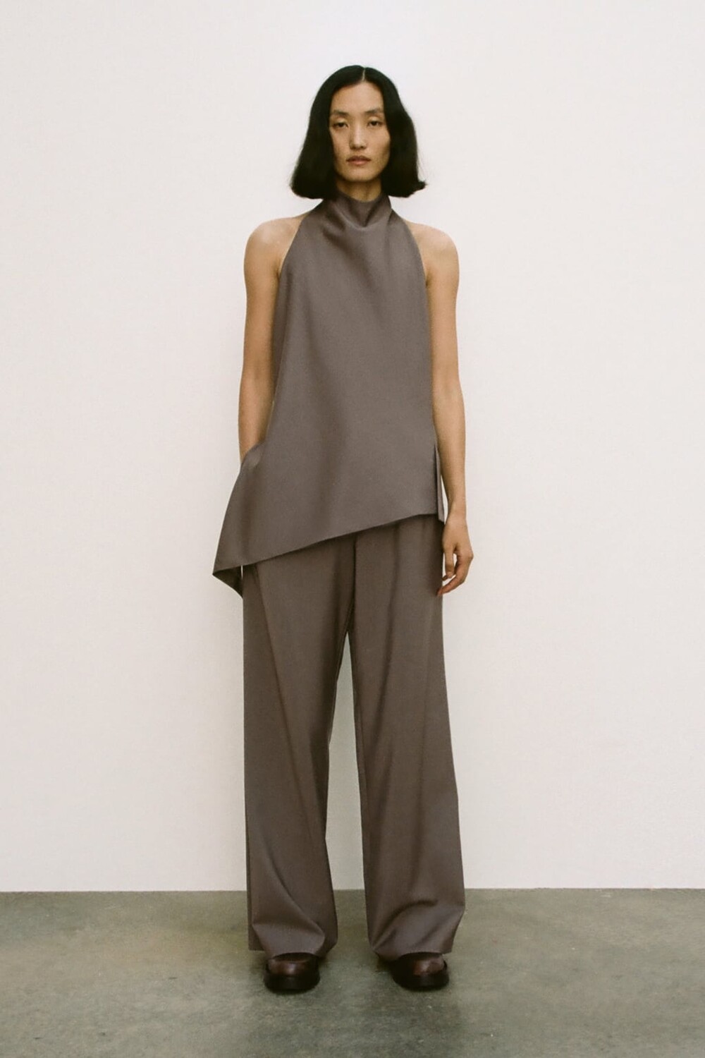 

Минималистичные шерстяные брюки Zw Collection ZARA