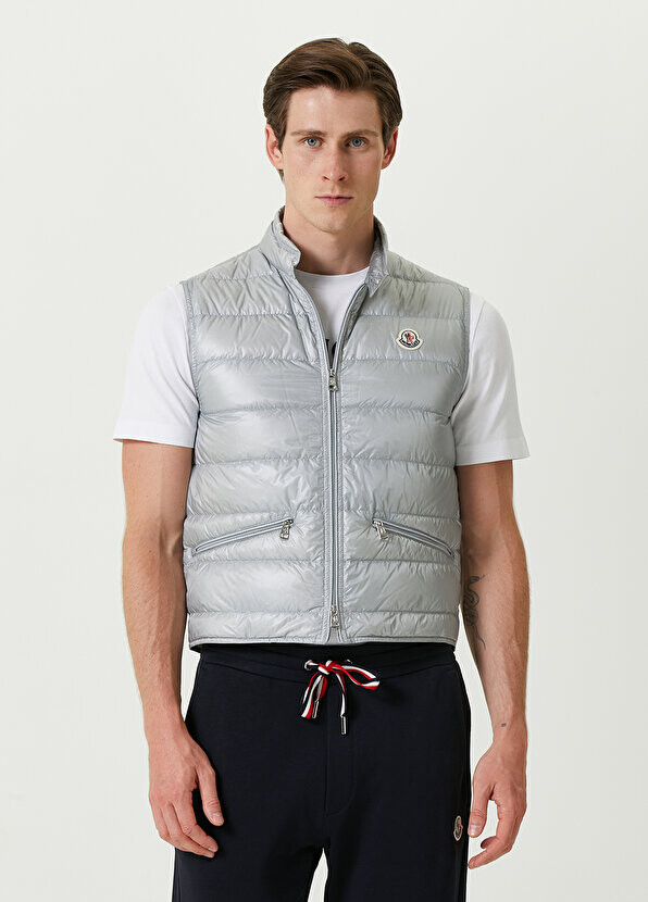 

Серый стеганый жилет Moncler