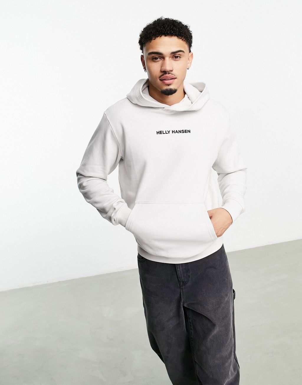 

Светло-серая худи Helly Hansen с большим логотипом на спине, Серый
