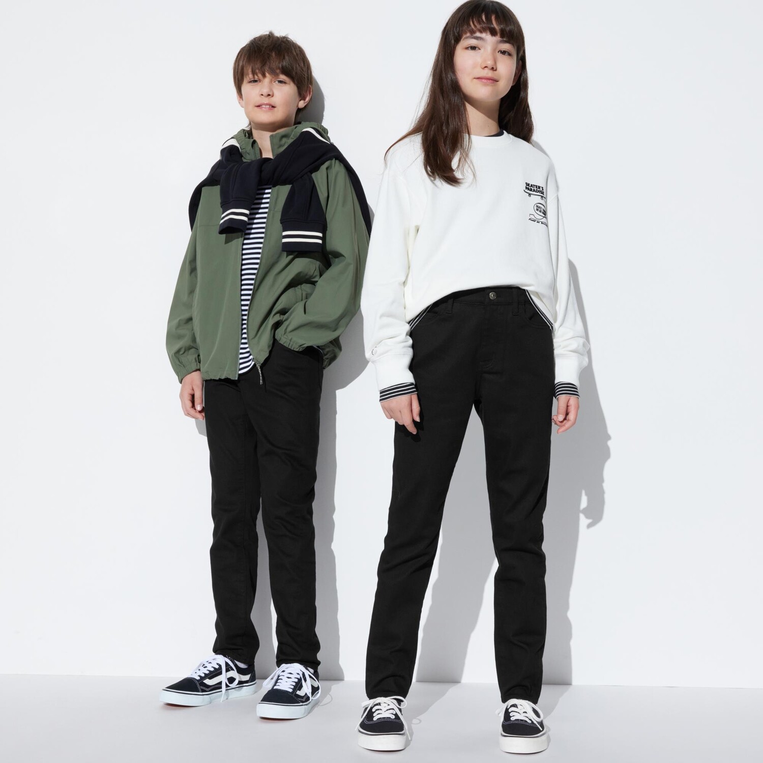

Джинсы UNIQLO ультраэластичные узкого кроя, черный