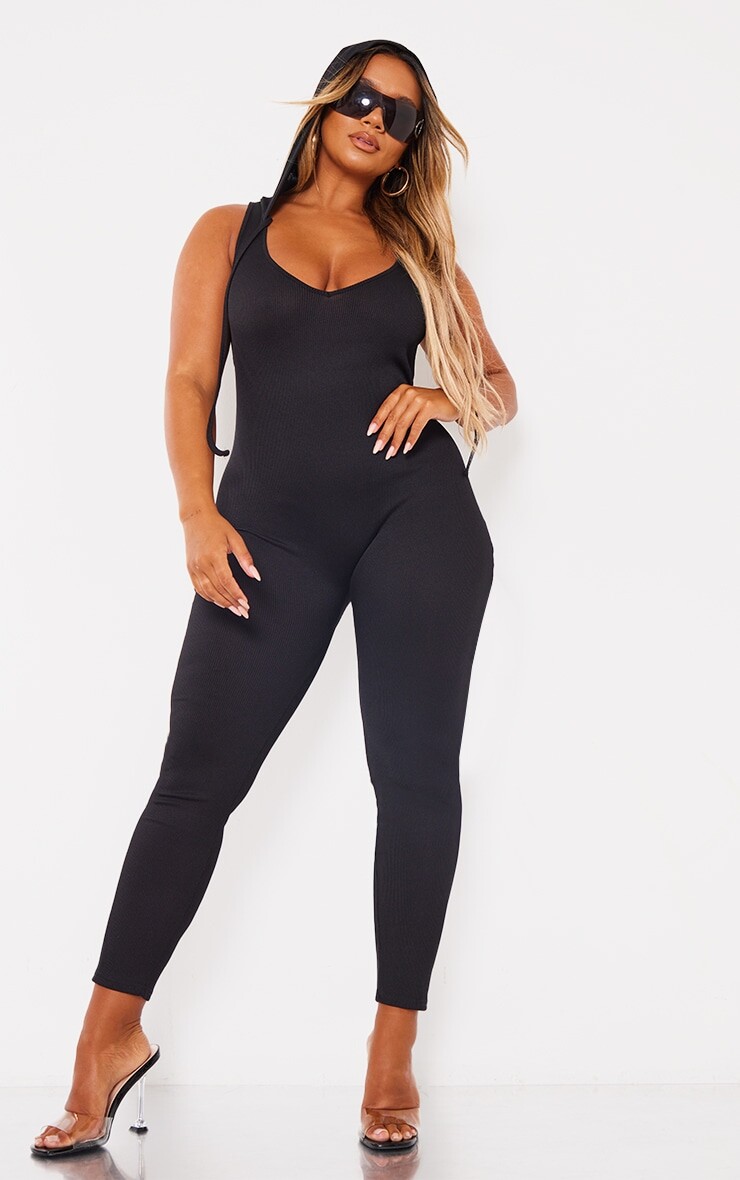 

PrettyLittleThing Черный комбинезон Shape с капюшоном в рубчик
