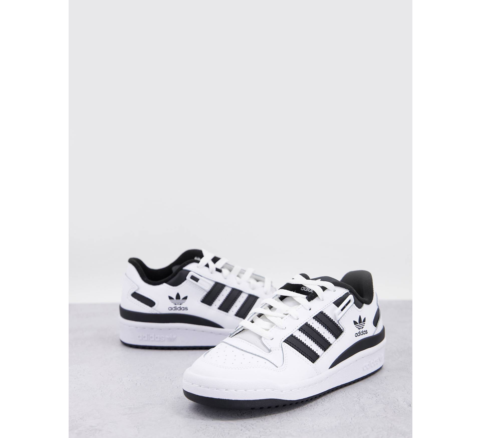 Бело-черные низкие кроссовки adidas Originals Forum