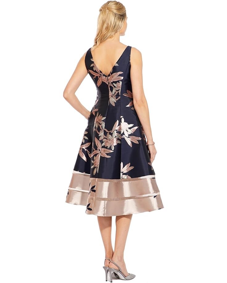 

Платье Adrianna Papell Short Jacquard Dress, цвет Navy/Blush