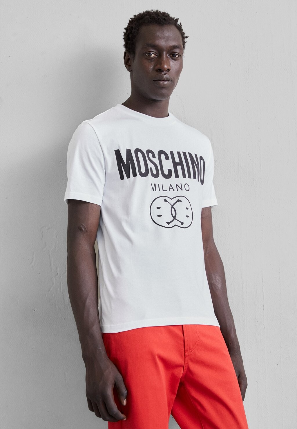 

Футболка с принтом MOSCHINO, белый
