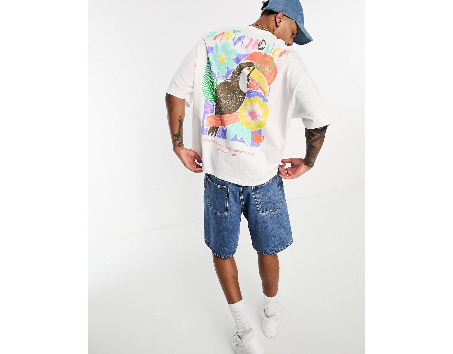 

Белая футболка оверсайз с принтом птиц на спине ASOS DESIGN