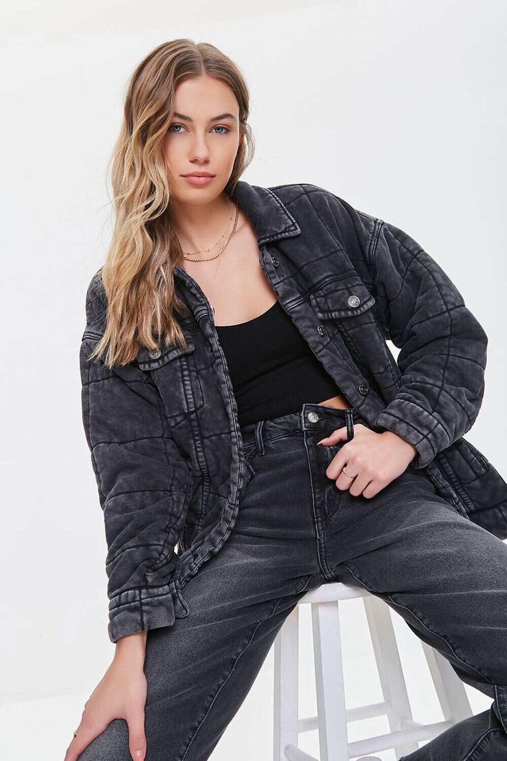 

Стеганая куртка с минеральной стиркой Forever 21, черный