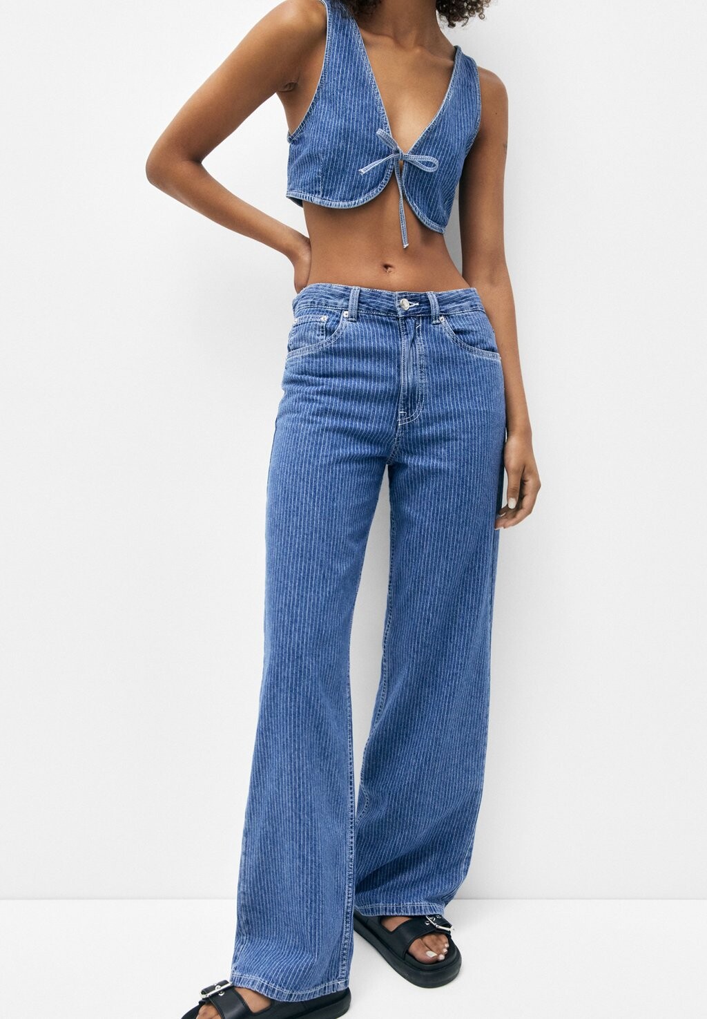 

Расклешенные джинсы PULL&BEAR, синий
