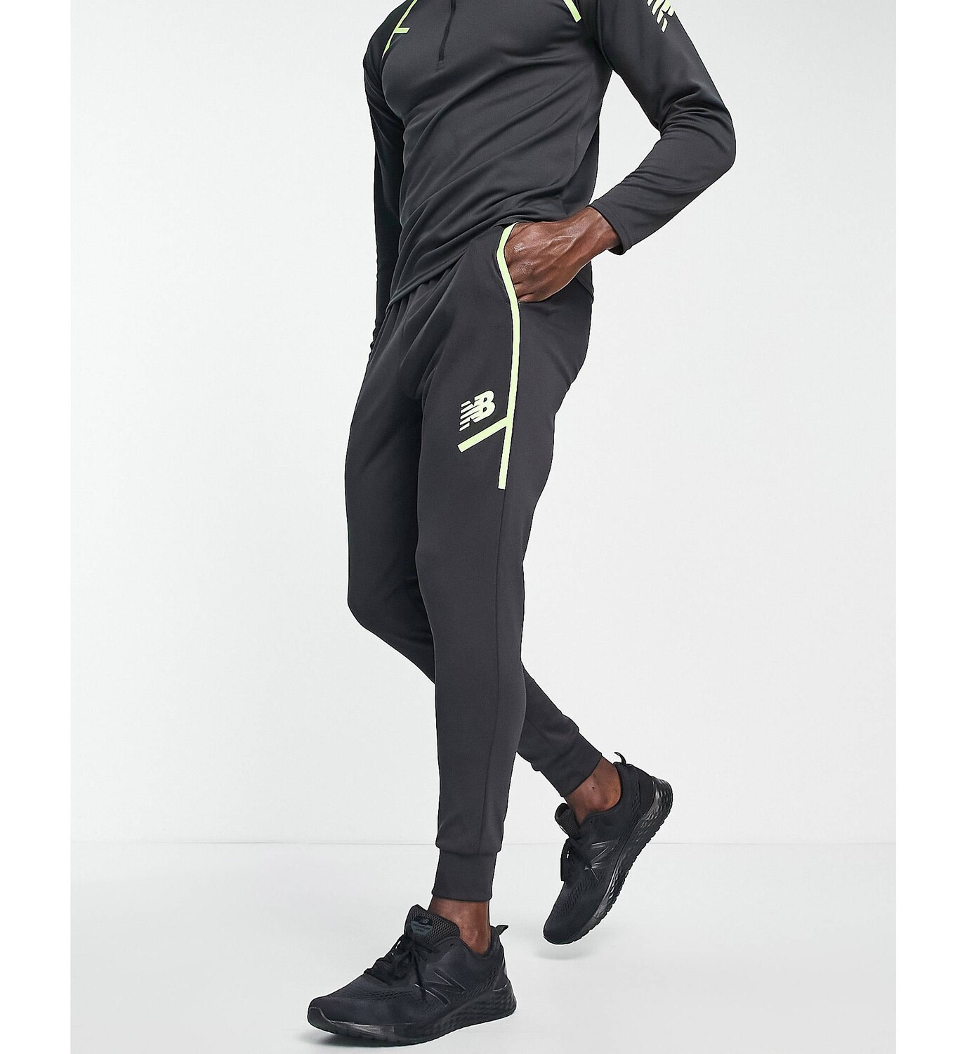 

Черные футбольные джоггеры New Balance Tenacity Grit