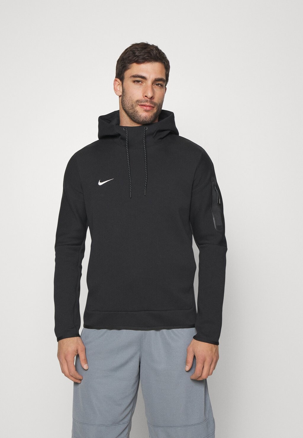 

Толстовка Nike