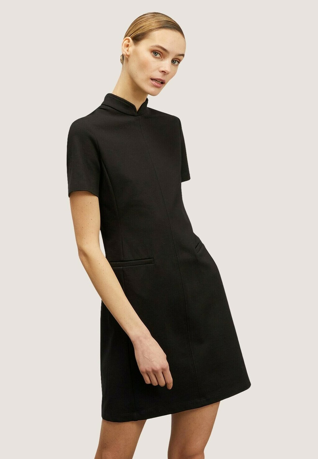 Повседневное платье Motivi, цвет nero платье motivi 44 размер