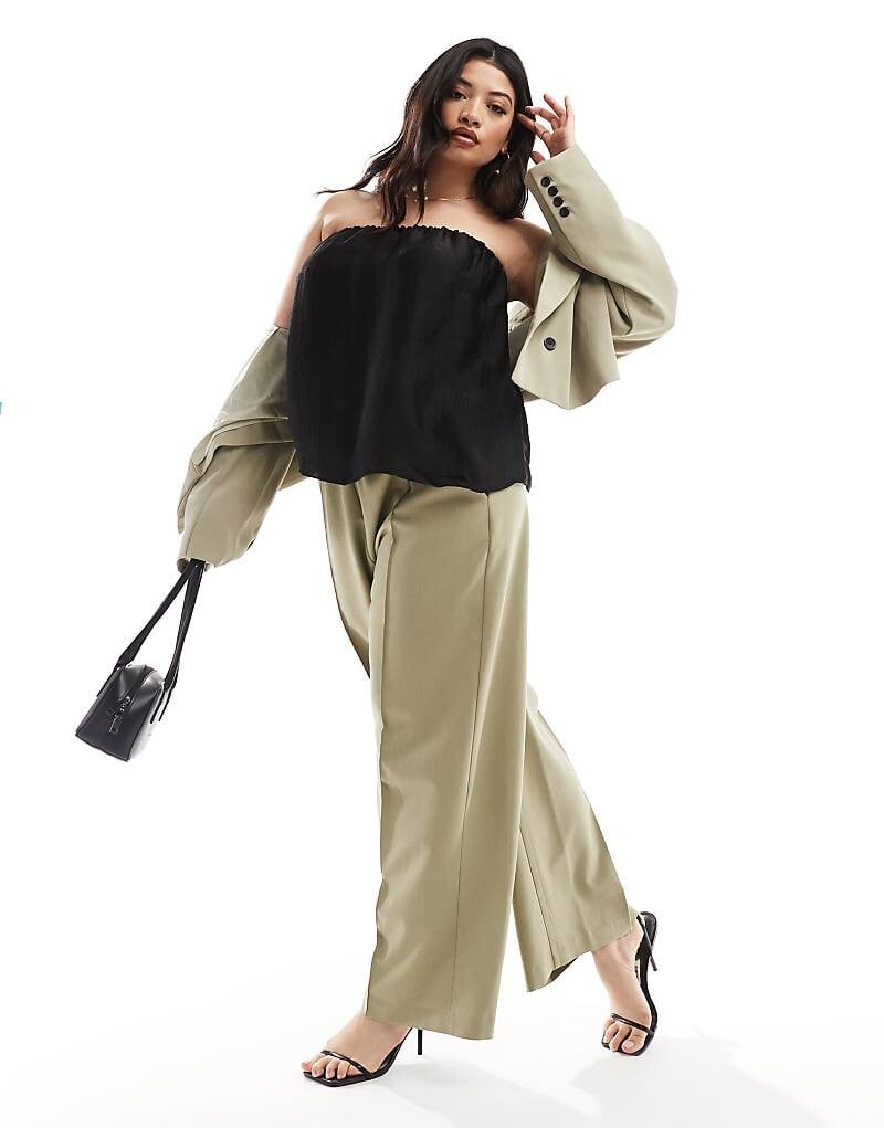 

Черный атласный топ без бретелек River Island Plus