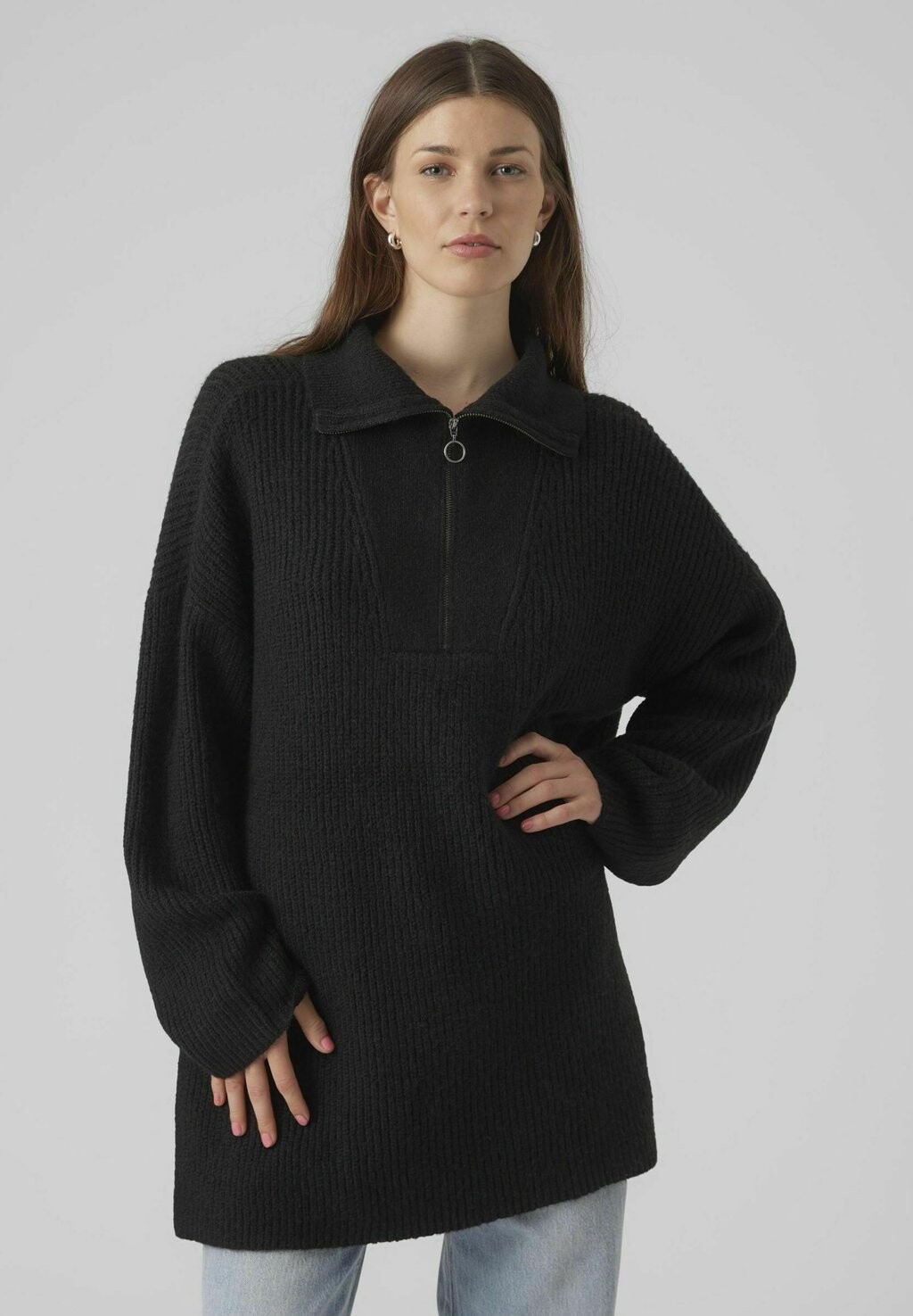 

Свитшот Vero Moda STRICKKLEID VMPERNILLA LS HIGHNECK PULL GA, черный