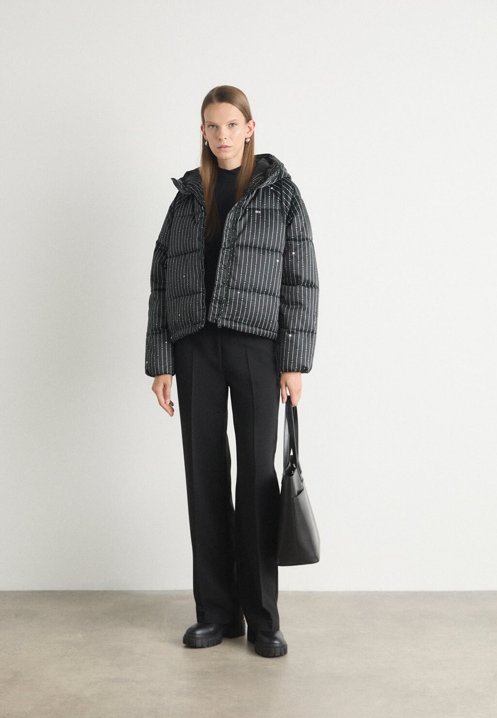 

Зимняя куртка ASPEN PUFFER Tommy Jeans, черный