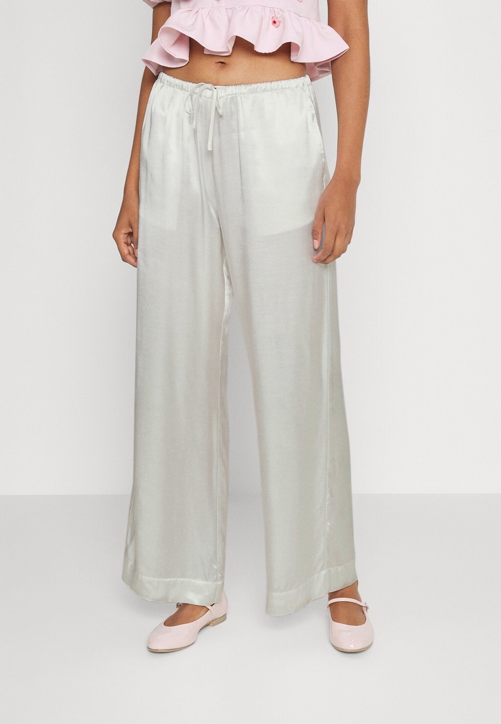 

Брюки Gina Tricot, белый