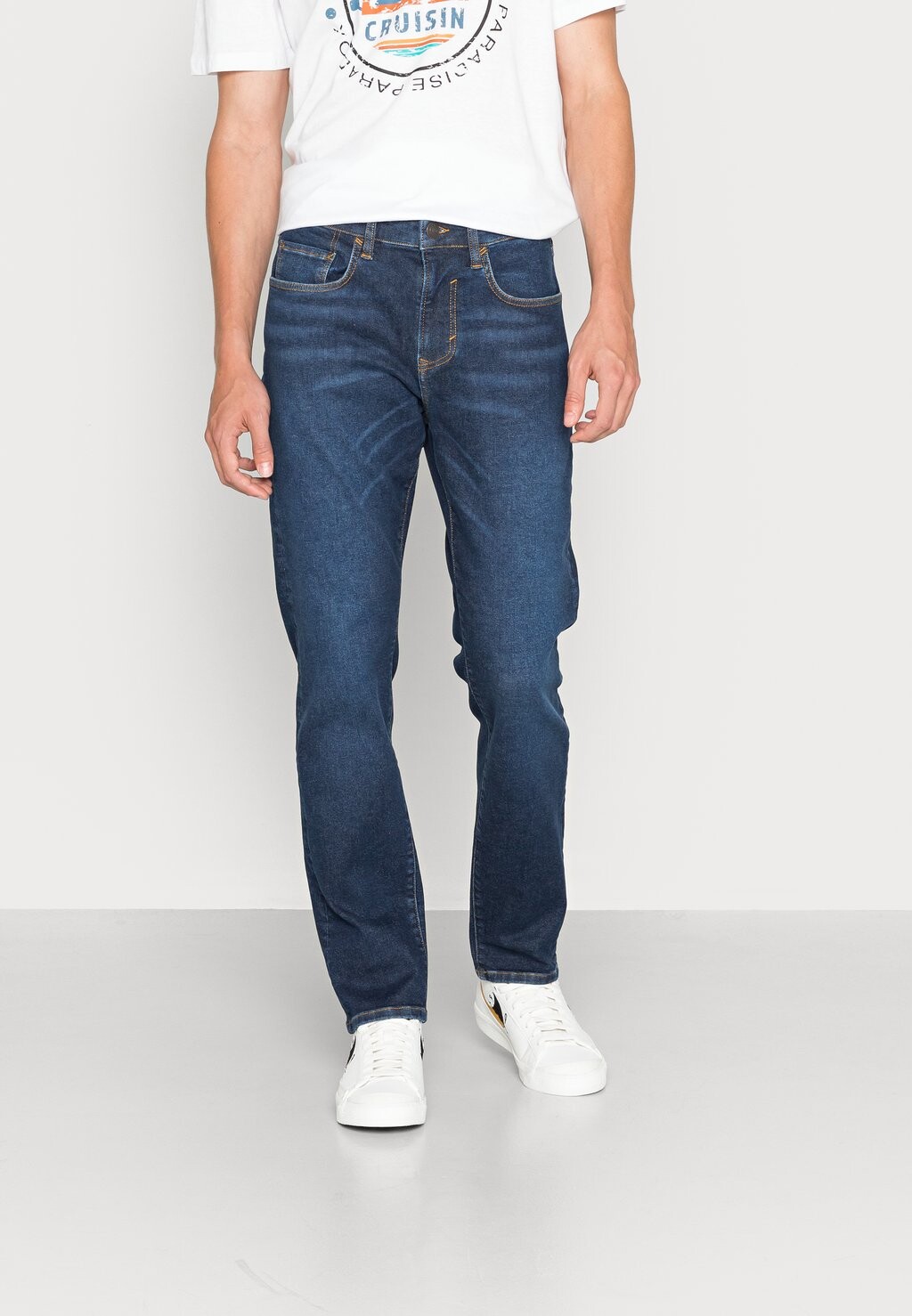 

Джинсы Slim fit Esprit