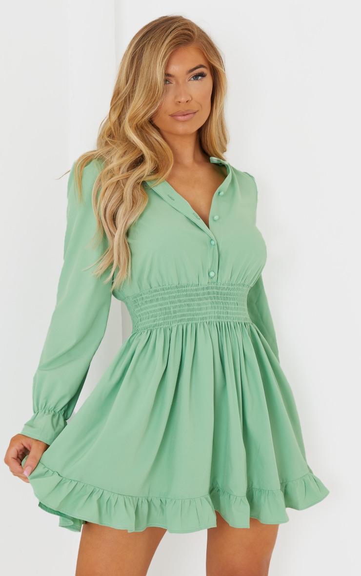цена PrettyLittleThing Зеленое платье-рубашка с присборенной талией Sage