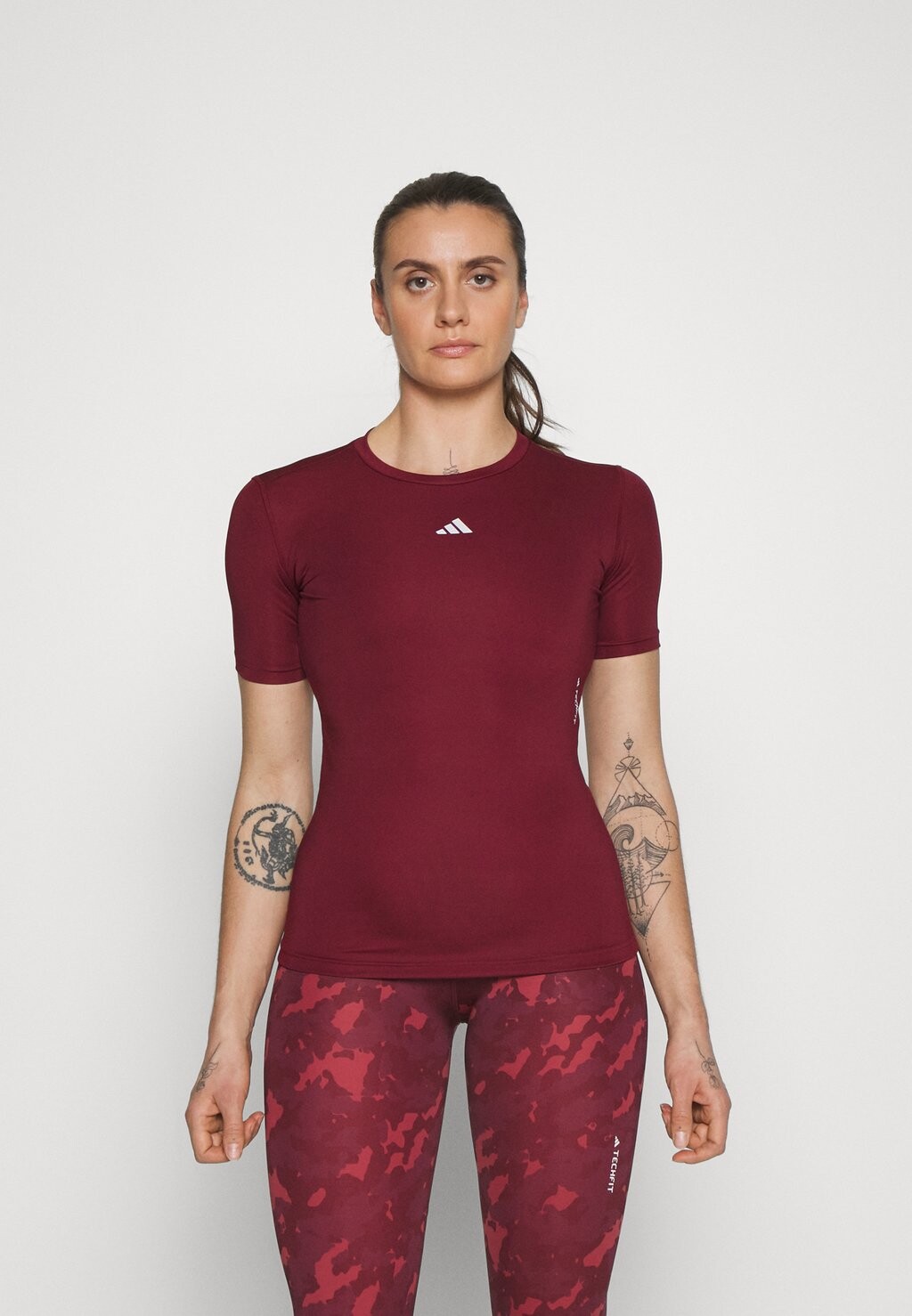 

Спортивная футболка Adidas, Коричневый
