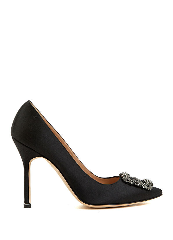 

Атласные туфли на шпильке с камнями Manolo Blahnik, черный