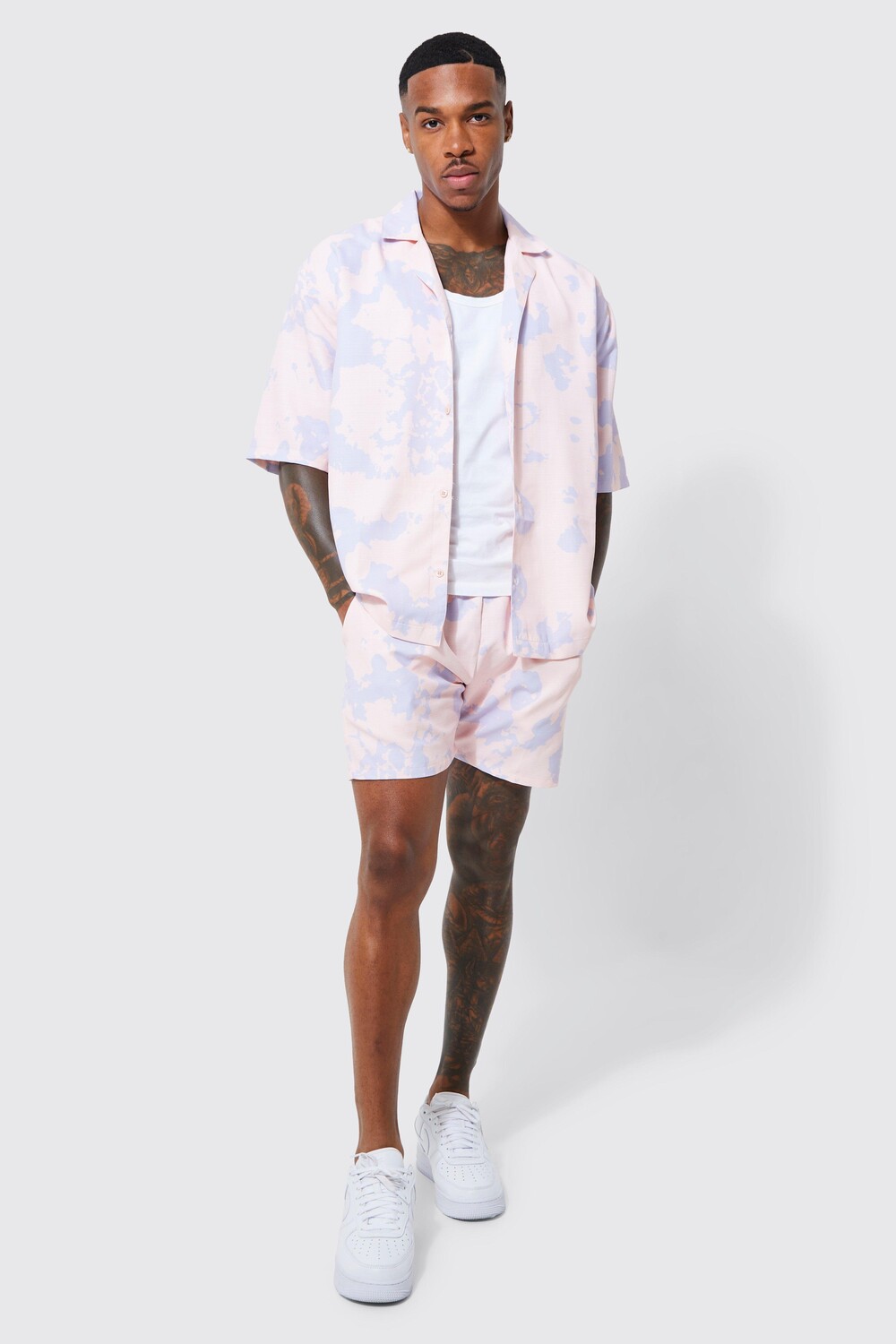 

Рубашка revere pale tie dye с коротким рукавом и короткая рубашка Boohoo, розовый