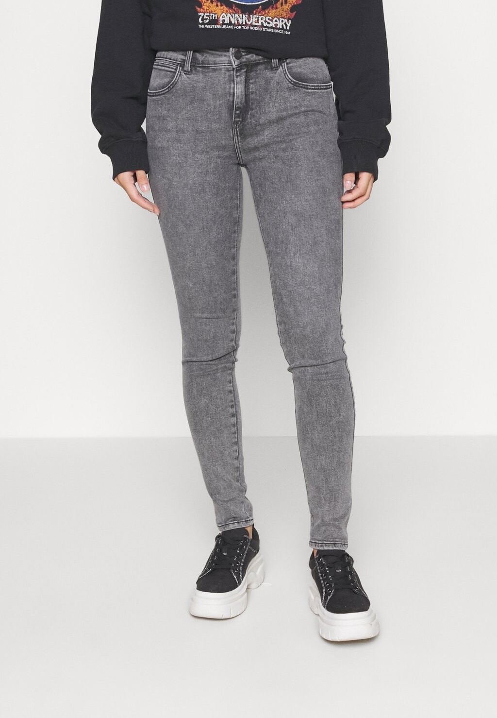 

Джинсы Skinny Fit Wrangler