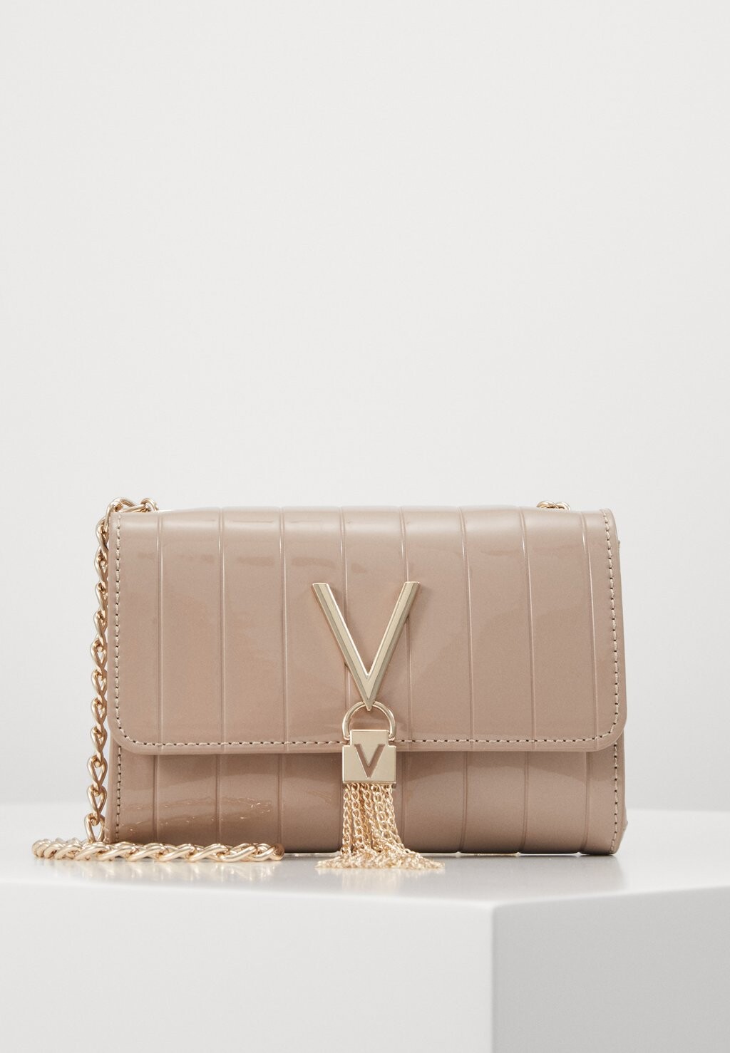 

Сумка через плечо Valentino