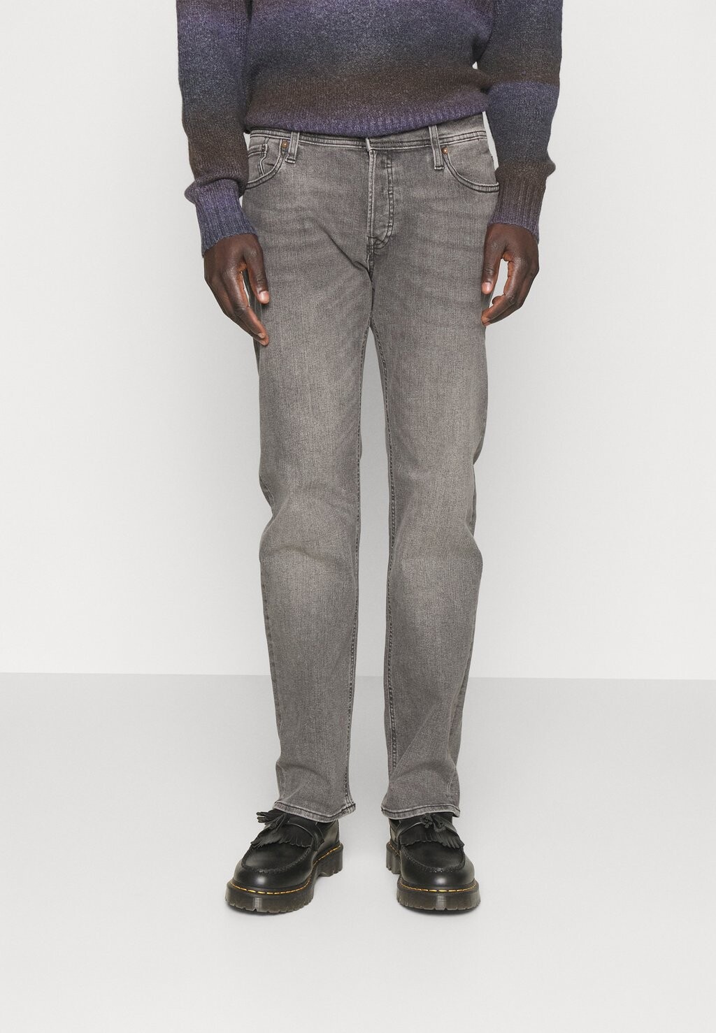 

Джинсы прямого кроя Jack & Jones