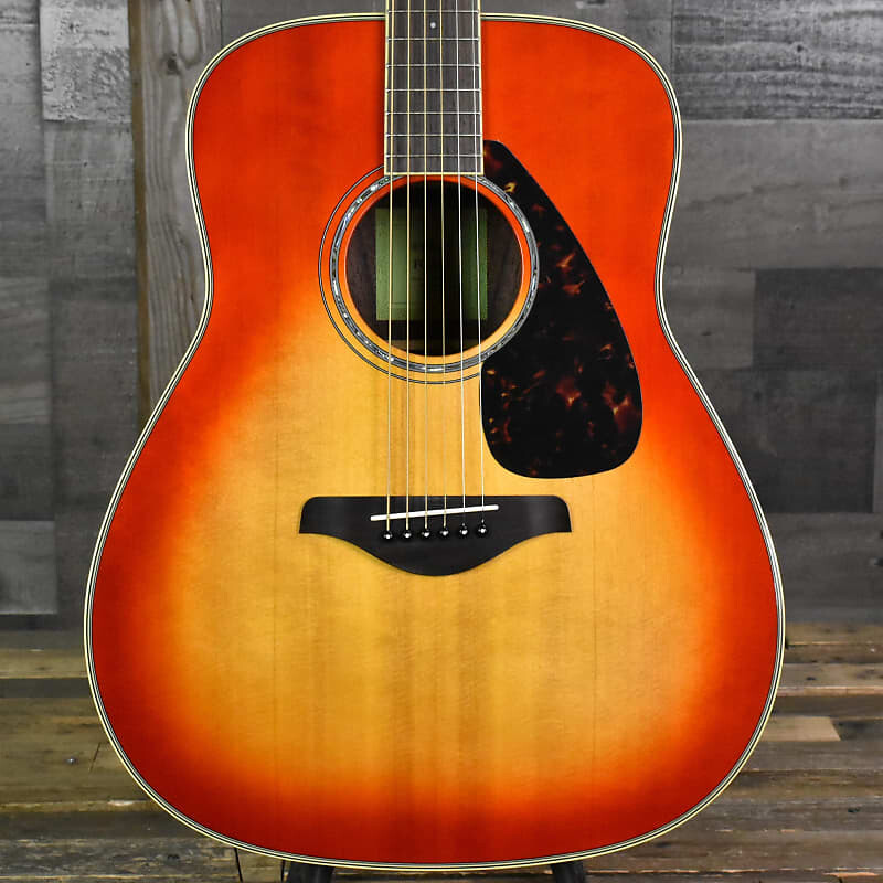 

Акустическая гитара Yamaha FG830 - Autumn Burst Yamaha FG830 Guitar -
