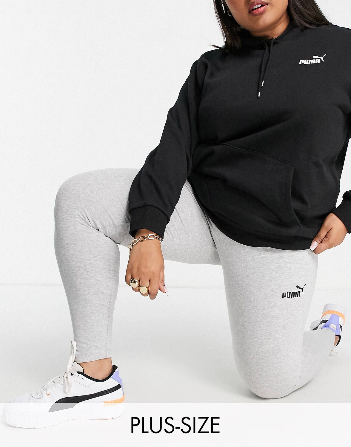 

Серые леггинсы Puma Plus Essentials, Серый