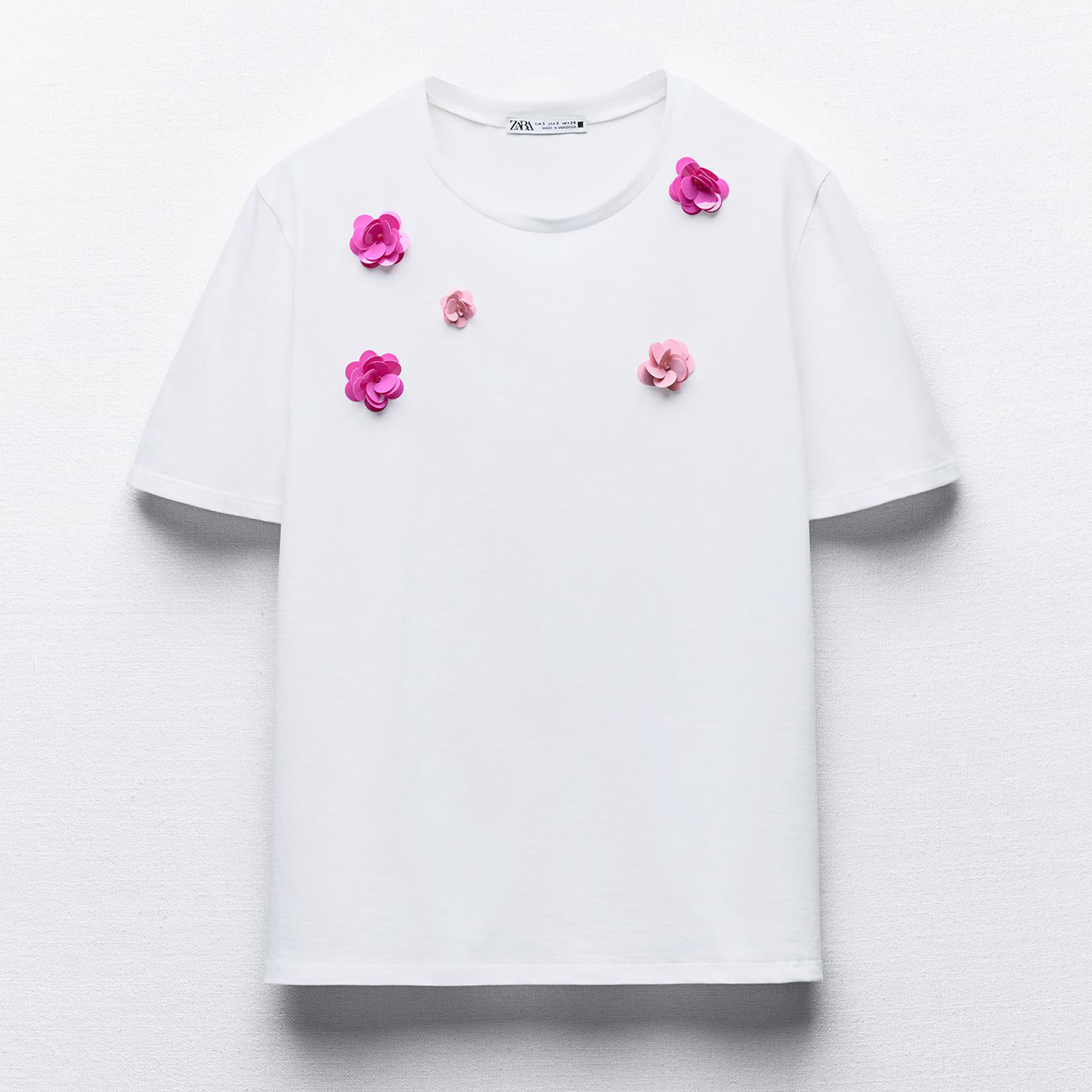 цена Футболка Zara Contrast Flower, белый