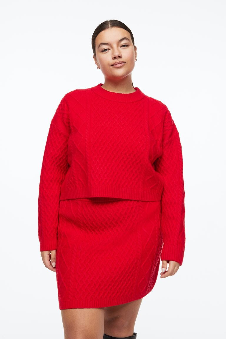

H&M+ Свитер вязания косами, красный