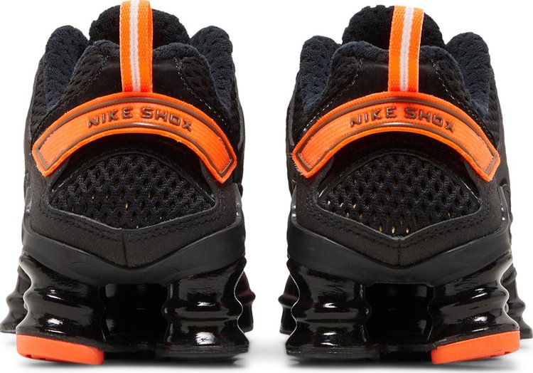 Nike shox outlet orange et noir