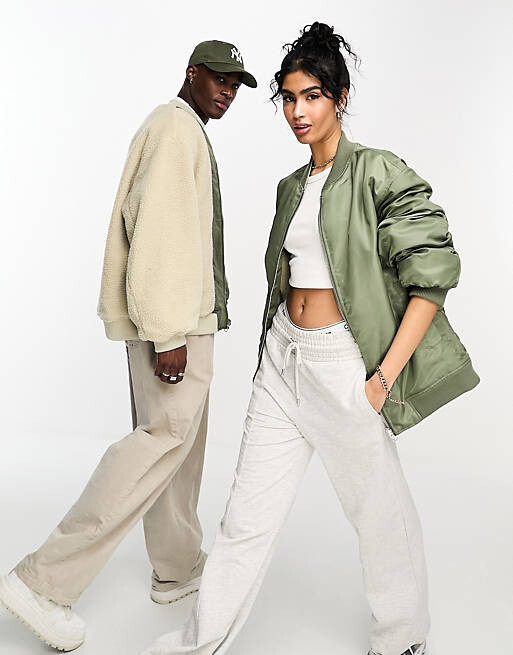 

Зеленый двусторонний бомбер ASOS DESIGN