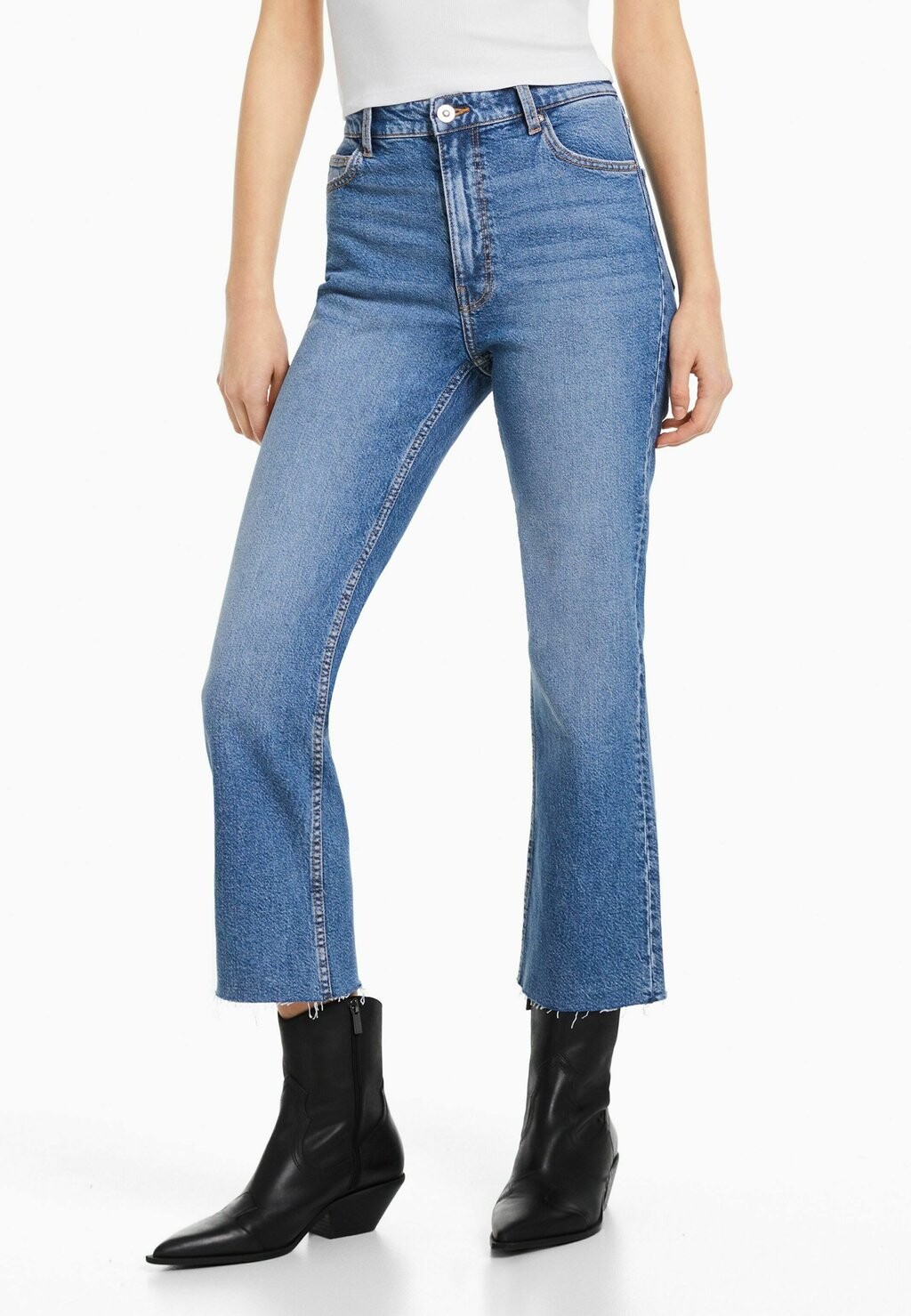 

Джинсы Bootcut темно-синего цвета Bershka, темно-синий