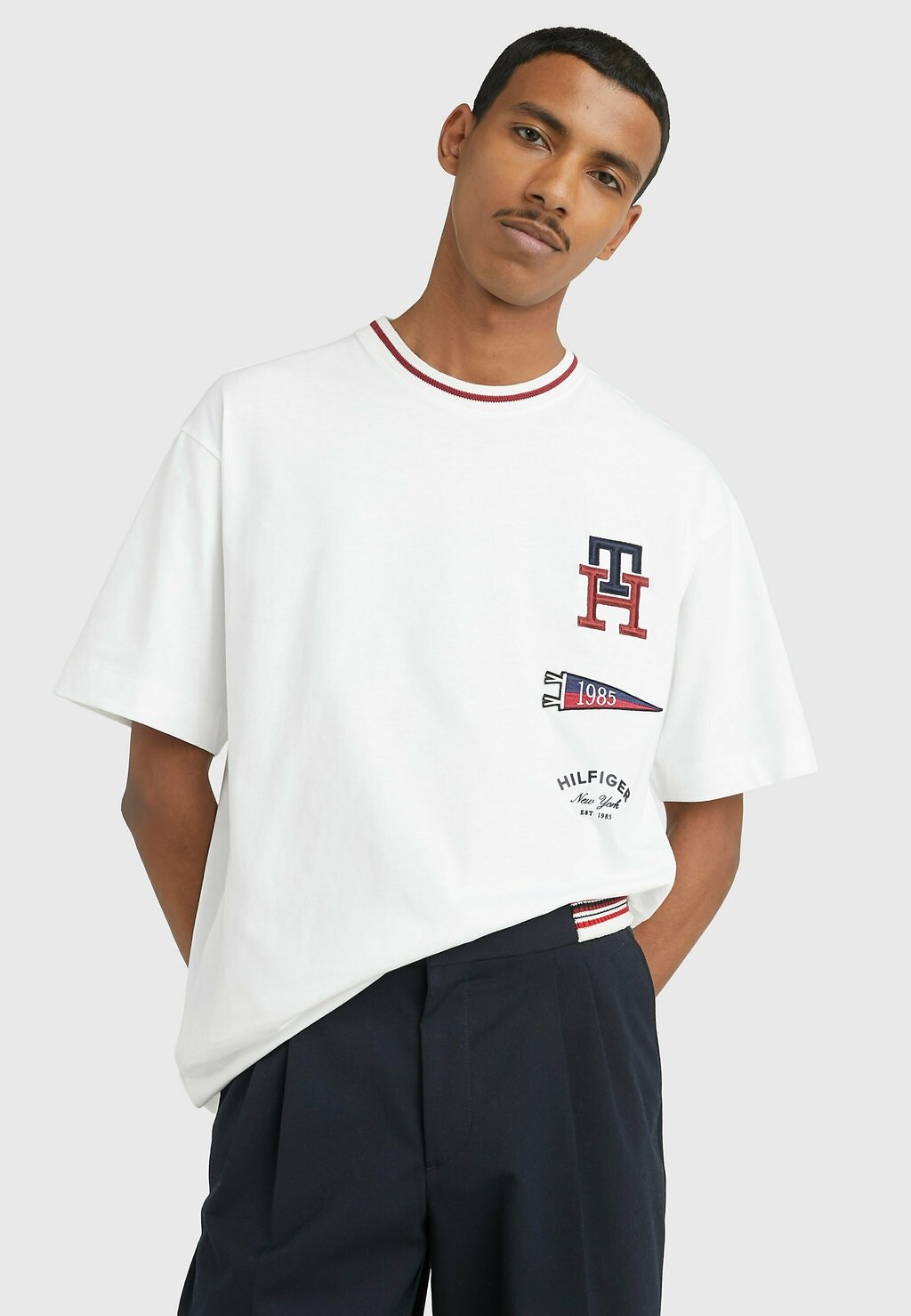

Футболка с принтом Tommy Hilfiger, белый