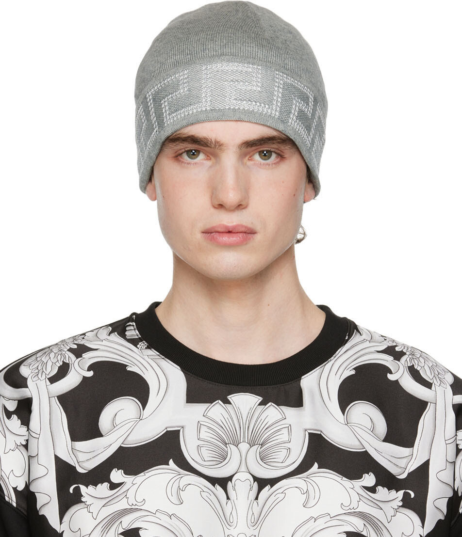 

Серая шапка 'La Greca' Versace