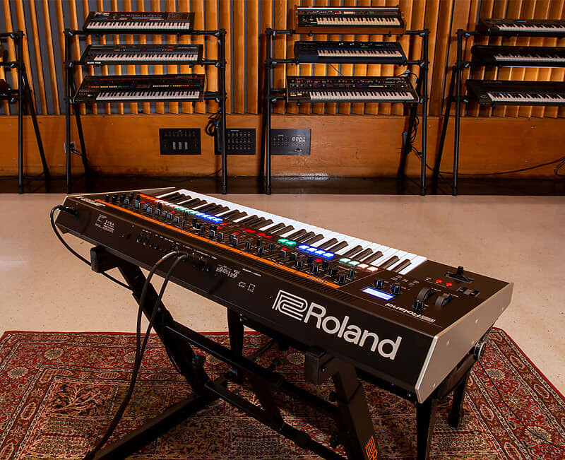 

Roland JUPITER-X 61 СИНТЕЗИРУЮЩИЙ НОТА, Черный