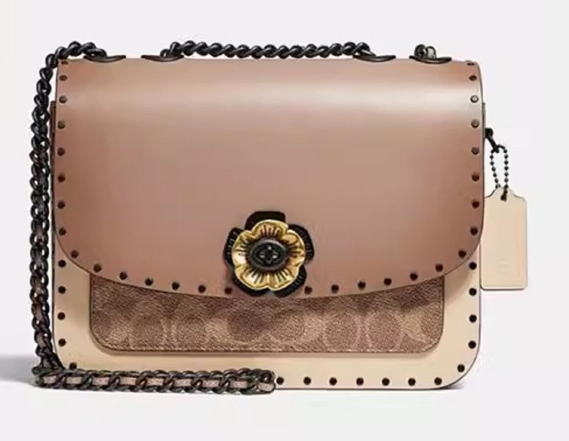 

Сумка кросс-боди Coach Outlet Women’s Classic Madison Small Square, бежевый