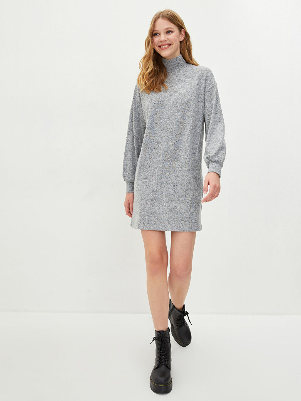 

Женское платье из ткани с длинным рукавом и воротником-стойкой LCW Casual