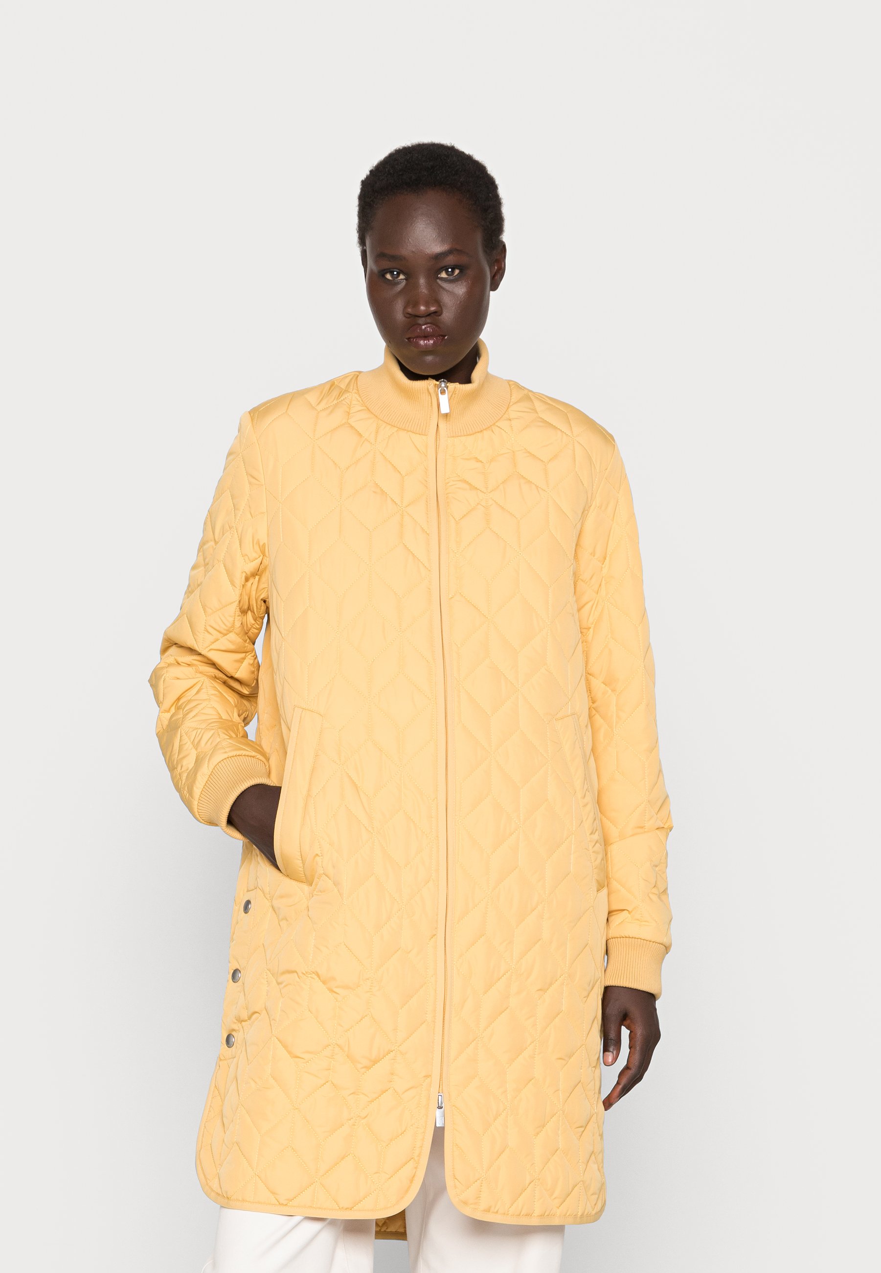 Пальто зимнее Ilse Jacobsen, желтый снегоочиститель карбюратора jacobsen imperial 826