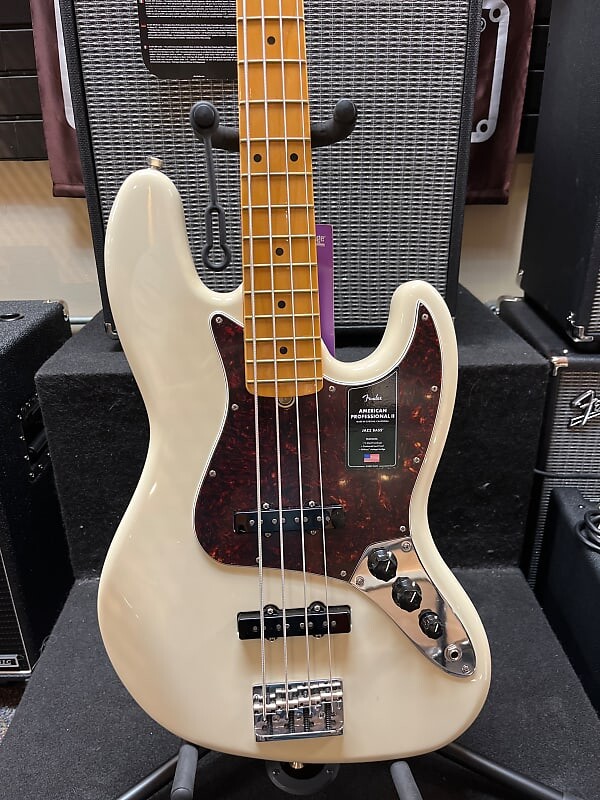 

Бас-гитара Fender American Professional II Jazz Bass Olympic White