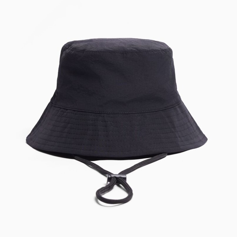 

Панама Bershka Nylon Bucket With Straps, черный